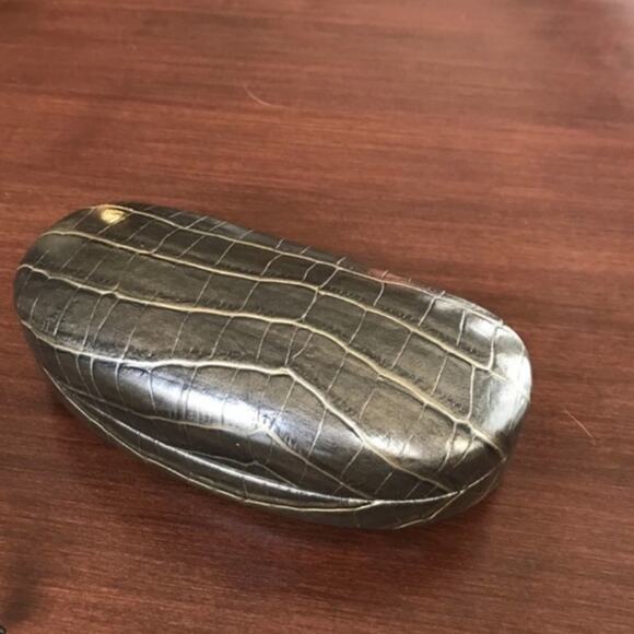 Oversized fashion sunglasses with case - Picture 3 of 3